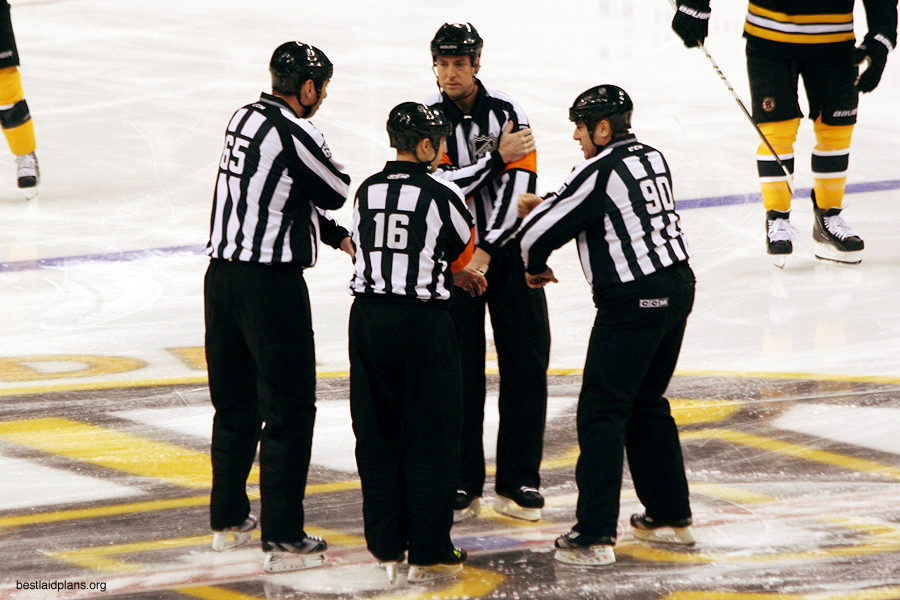 Tonight’s NHL Referees & Linesmen – 4/3/16