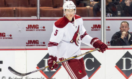 Coyotes’ Murphy Closes Hand on Puck, Prevents Kings Goal